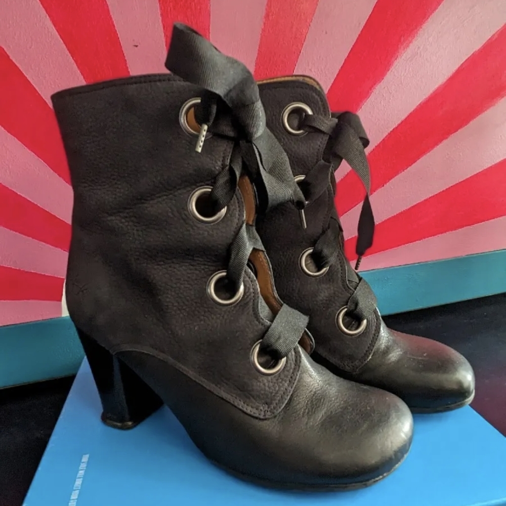 JOHN FLUEVOG ROBYN Black Leather Ribbon Lace Up Boots Size 9 (orig. $349)